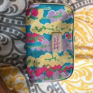 Lily Pulitzer Estée Lauder make up bag